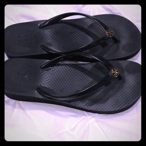 Tory Burch Wedge Flip-flops in Black
